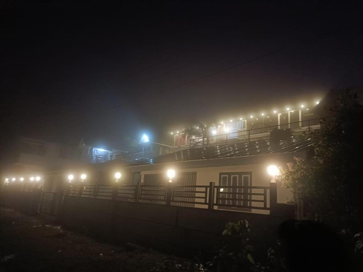 Vagamon Lake Palaceホステル エクステリア 写真