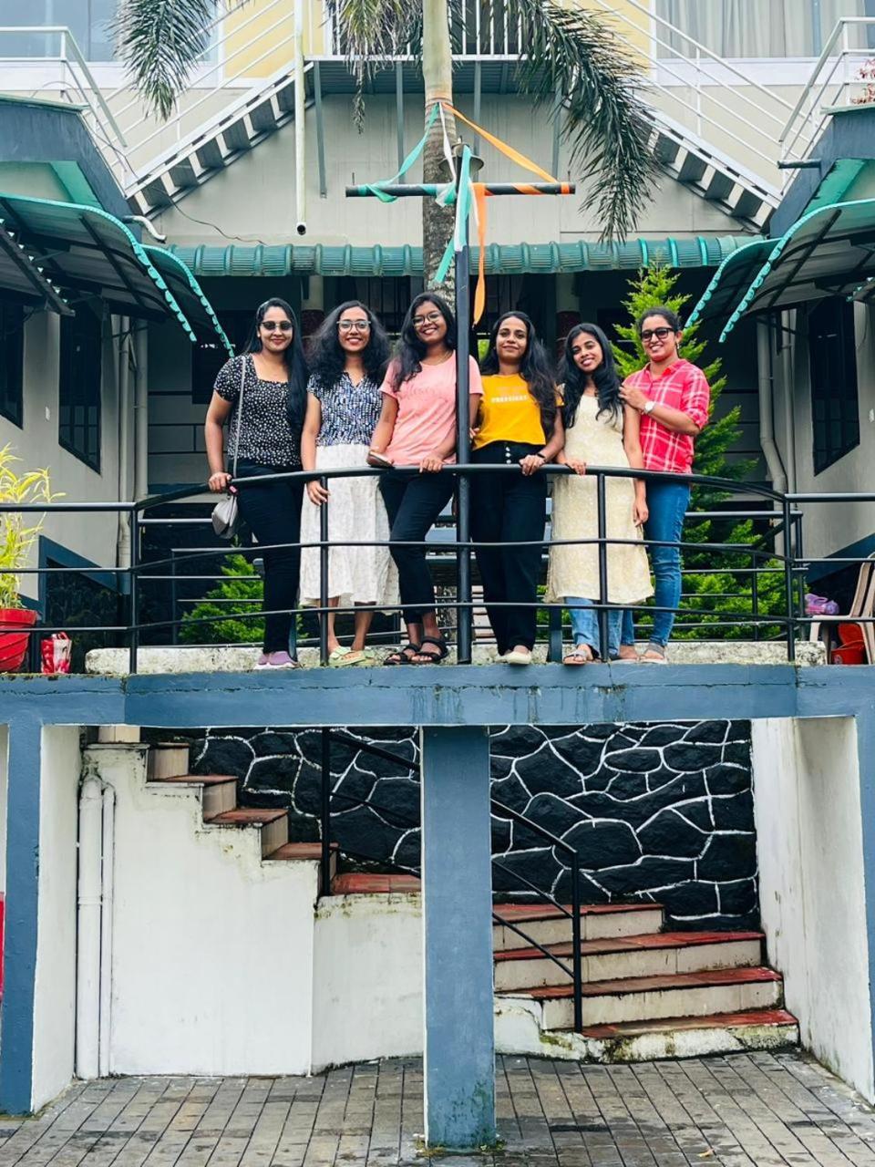 Vagamon Lake Palaceホステル エクステリア 写真